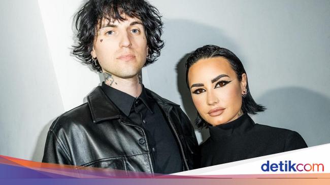 8 Potret Romantis Demi Lovato dan Jutes yang Baru Tunangan