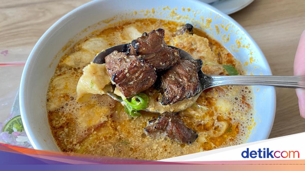 Elita Amsterdam fohishalari ishtirokidagi porno Bir yigit oz qiz dosti bilan braketlar bilan jinsiy aloqada boladi.