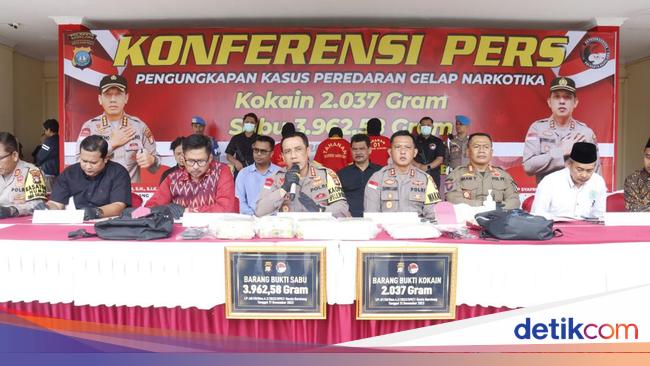 Polisi Tangkap 3 Kurir Narkoba Di Batam Sita 2 Kg Kokain Dan 3 9 Kg Sabu