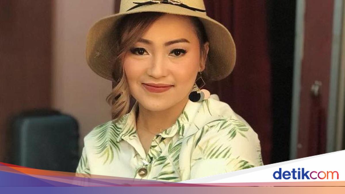 Profil Mpok Alpa, Sosok Presenter dan Komedian yang Wafat Hari Ini