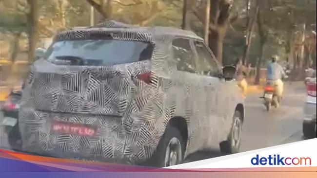 The Rp. 200 million electric car was seen undergoing testing and launching next month