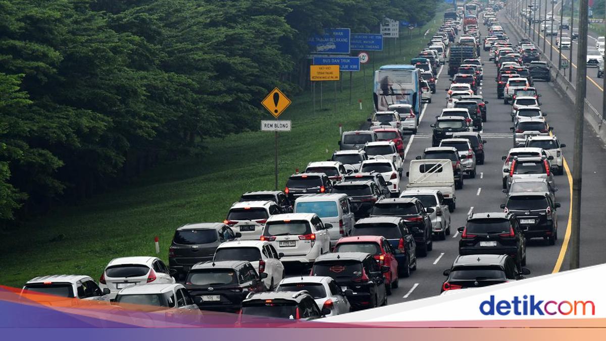 Jelang Nataru, Volume Kendaraan Keluar Jakarta Naik di 4 Ruas Tol