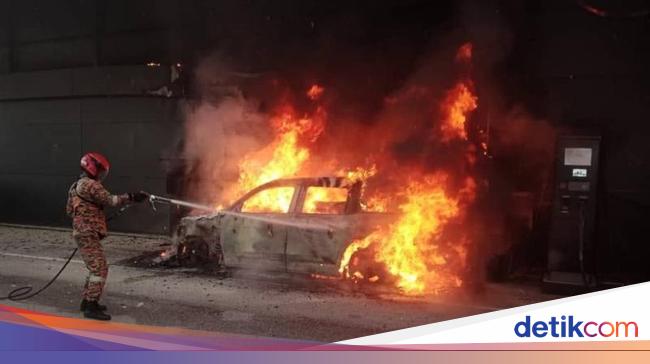 Cars Burned in Gage State Dashcam