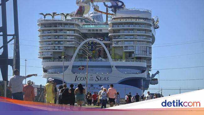 Interior kapal kiamat Ghana yang tahan badai