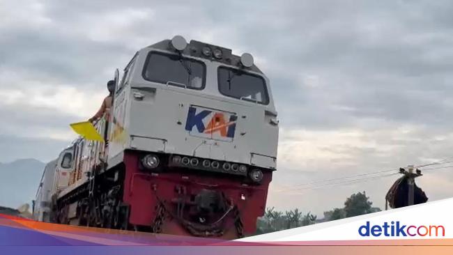 Evakuasi Ka Turangga Bandung Raya Selesai Perjalanan Kembali Normal