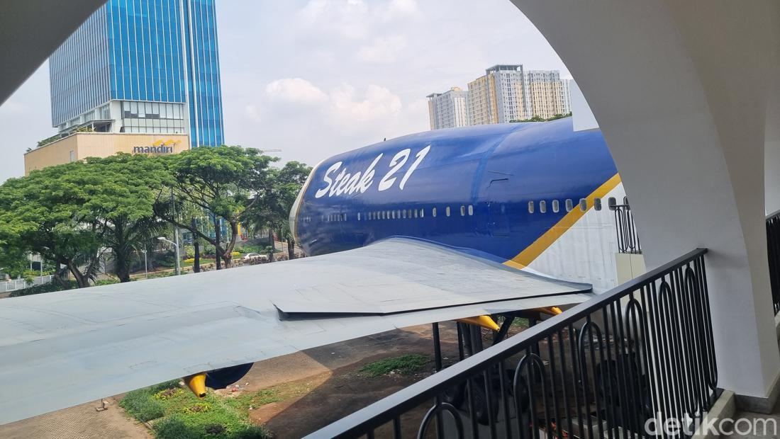 Queen Of The Sky Boeing 747-400 Ada Di Bekasi, Jadi Tempat Makan Steak