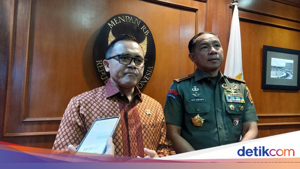 Porno ogli uxlab yotgan onasini sikdi va u buni sezmadi