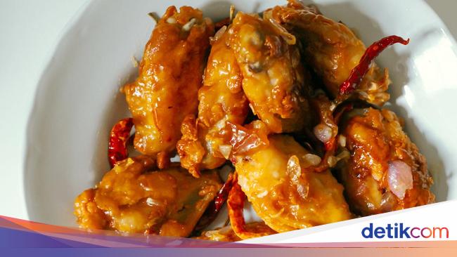 3 Resep Sayap Ayam Bumbu Cabe dan Bawang Untuk Bekal