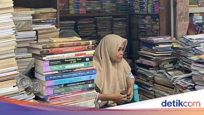 Pusat Buku Bekas Kampung Ilmu Surabaya Tetap Eksis, Ditengah Gempuran