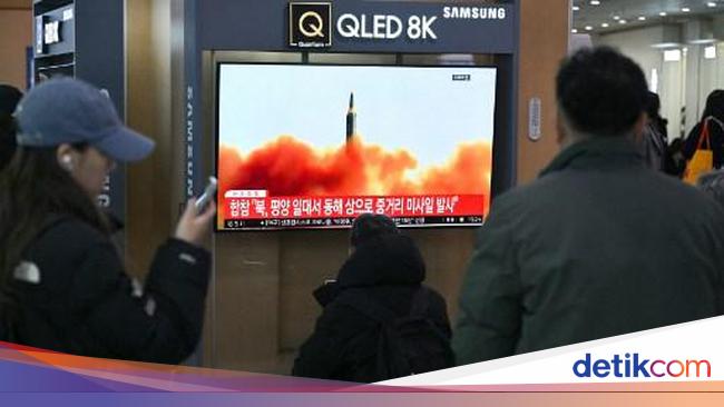 North Korea fires medium-range ballistic missile near South Korea – Latest Updates