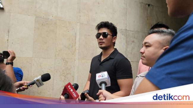 Bima Tersangka Pemeran Pria Di Film Porno Diperiksa Tapi Tak Ditahan 