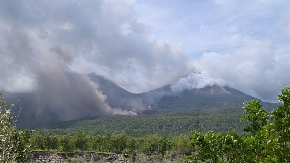 Erupsi Gunung Lewotobi Laki-laki, 477 Warga Flores Timur Mengungsi Ke Sikka