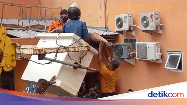 Kosan tempat pemandu lagu ditemukan tewas