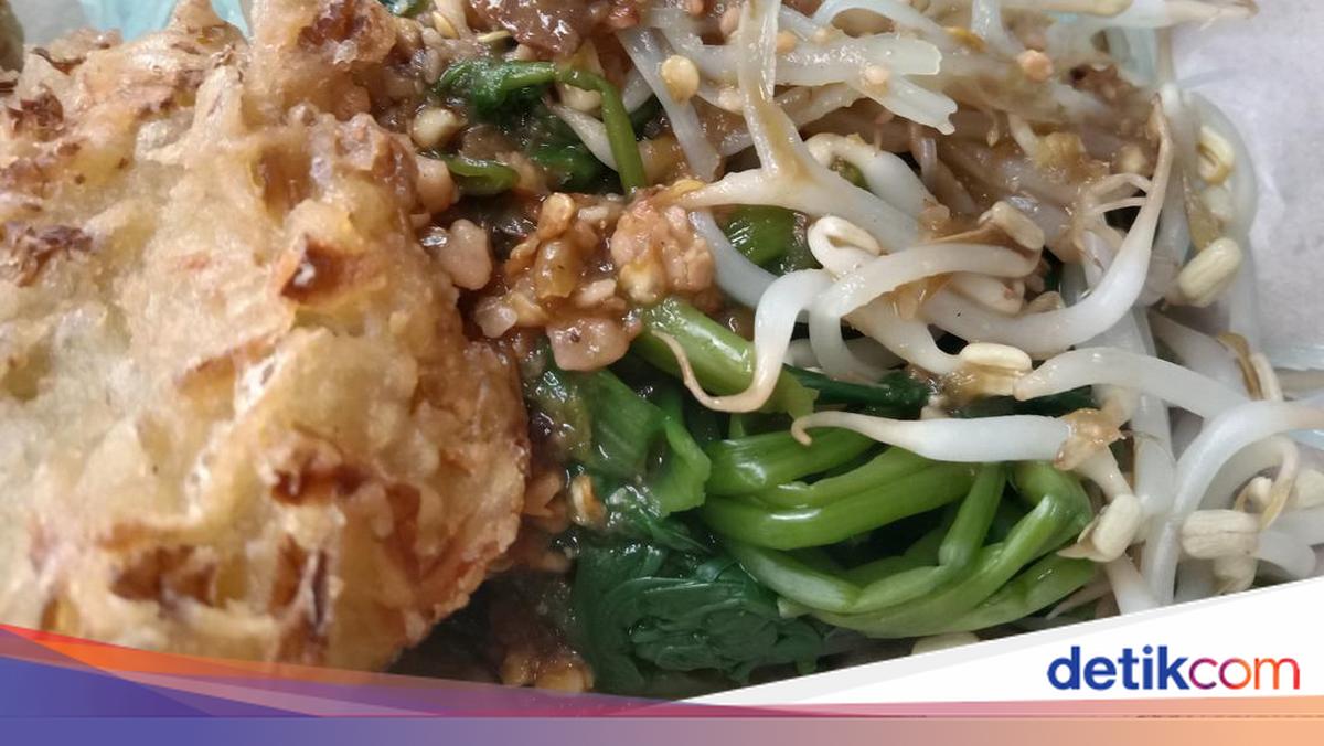 Rumbah Kangkung Darinih yang Pedas Asam Jadi Incaran di Indramayu