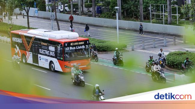 TransJakarta Targetkan 300 Bus Listrik Beroperasional Tahun Ini