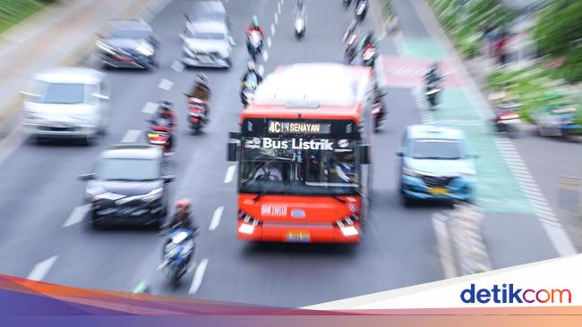 Wacana Kenaikan Tarif Transjakarta Tuai Penolakan Sana Sini
