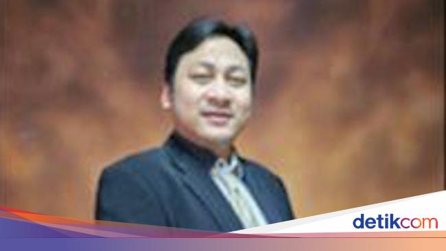 Menahan Laju Penurunan Kelas Menengah