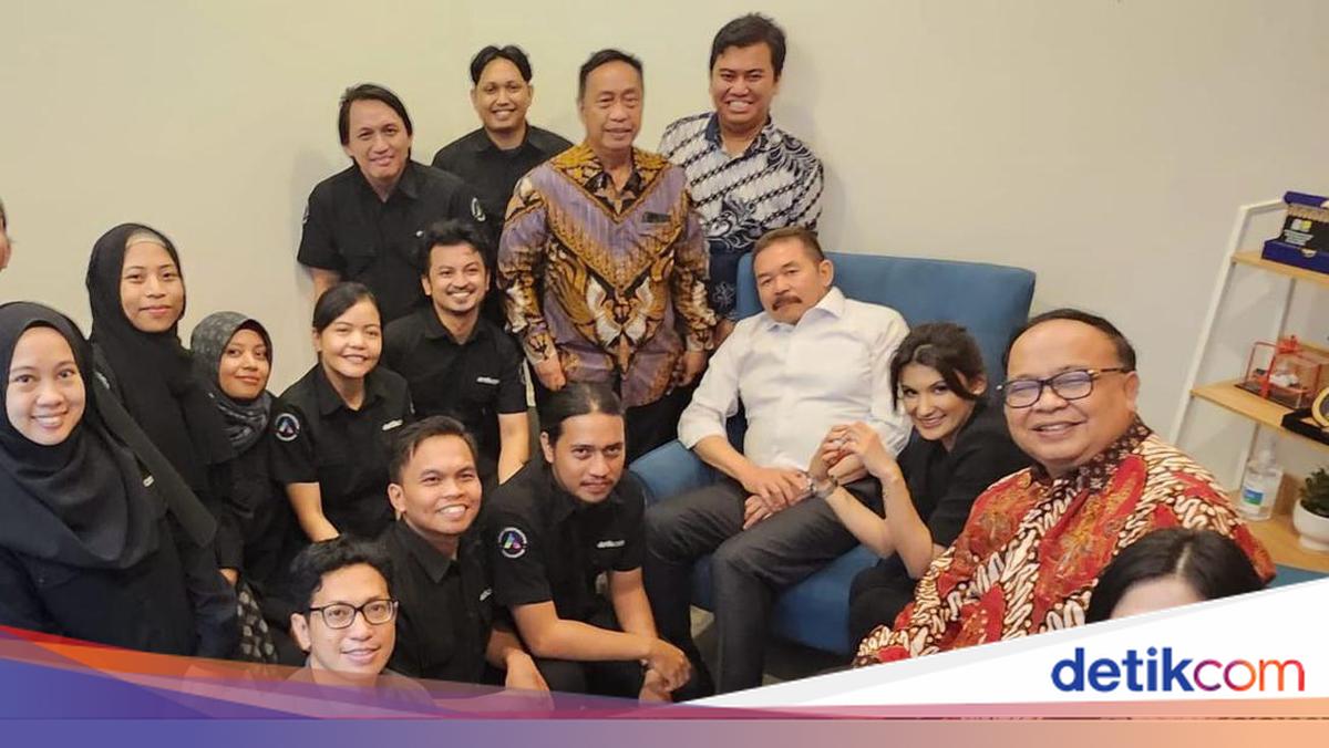 Jaksa Agung ST Burhanuddin Kunjungi Kantor detikSulsel, Ewako!