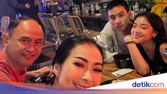 Devano dan Baila No Na Saling Dukung di Karier, Iis Dahlia: Gemas Banget!