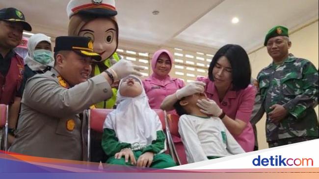 Banyuwangi Police Support Acceleration of Polio Vaccination to Reach 100%