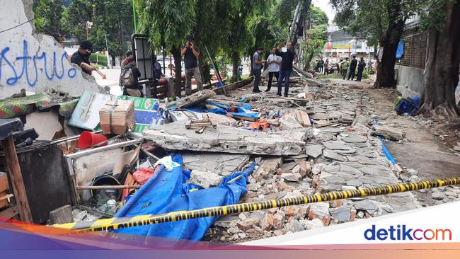 Penampakan Tembok Roboh Tewaskan 3 Orang Di Tebet Jaksel