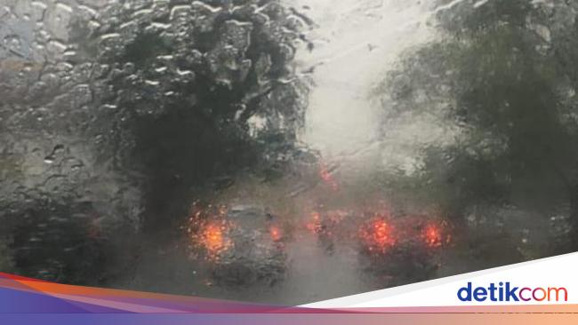 Bpbd Imbau Warga Jatim Waspada Cuaca Ekstrem Bencana Hidrometeorologi