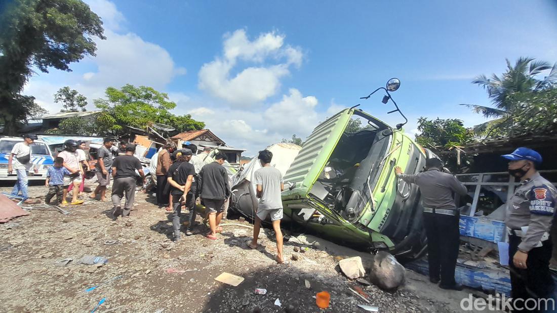 Suasana Hajatan Berubah Duka Di Rumah Korban Kecelakaan Maut Sumedang