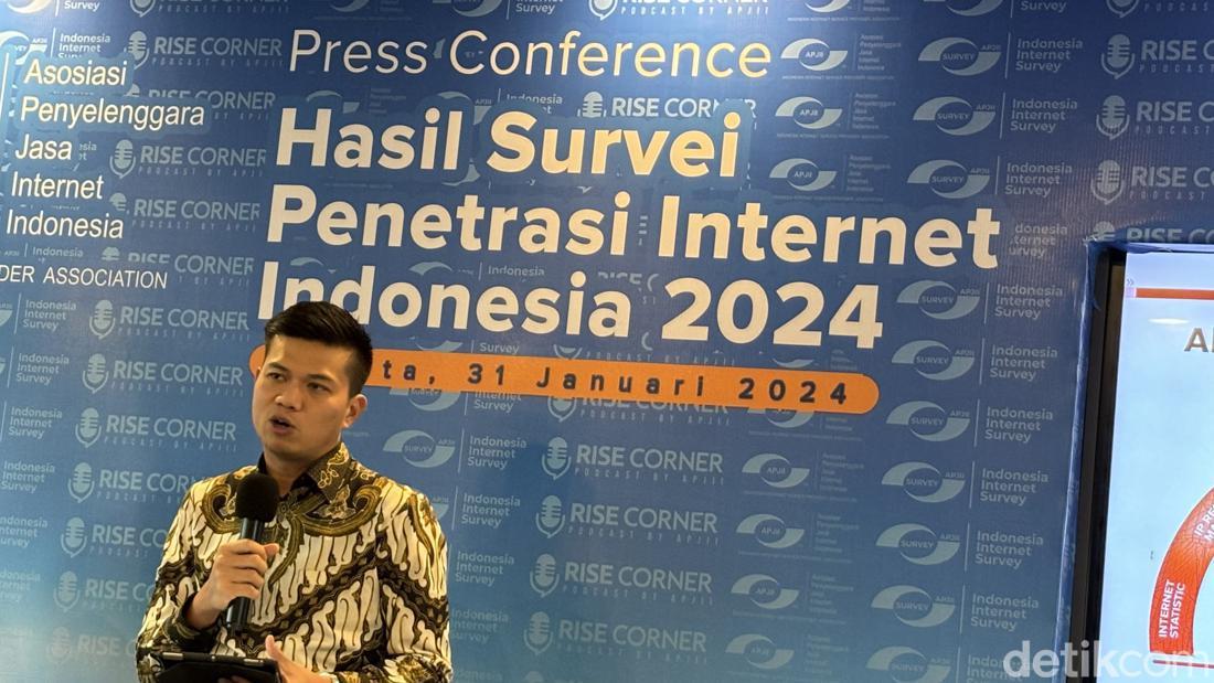 APJII: Jumlah Pengguna Internet Indonesia Tembus 221 Juta Orang