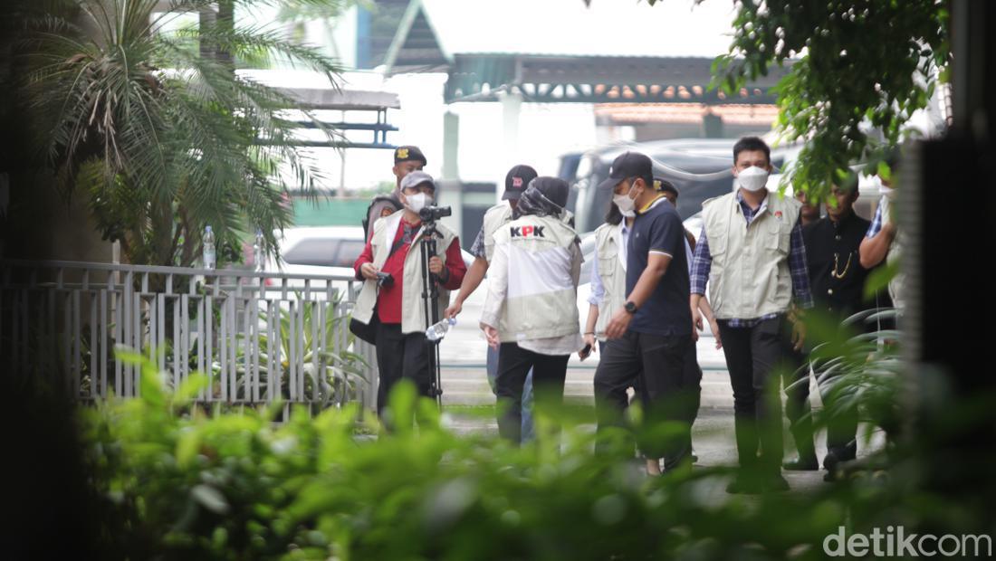 KPK Geledah Rumah Dinas Bupati Sidoarjo