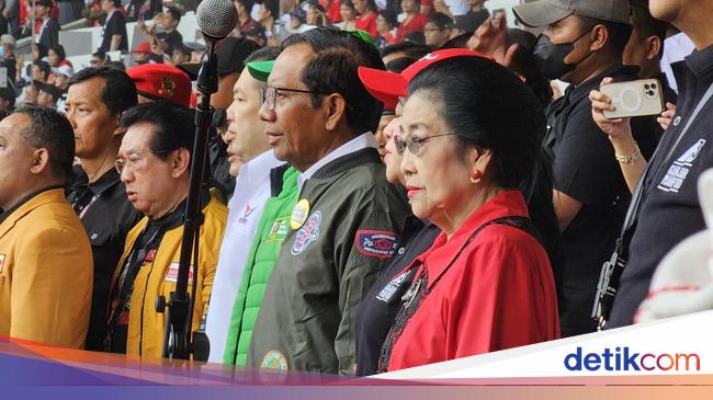 Megawati Soekarnoputri Dialogue with Prananda Prabowo and Mrs. Empress – PDIP Chair’s Warning Against Intimidation