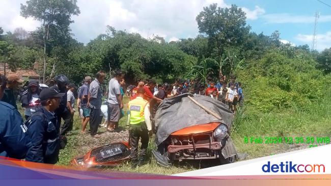 Mobil yang Tertabrak KRL di Bogor Sempat Terseret 100 Meter