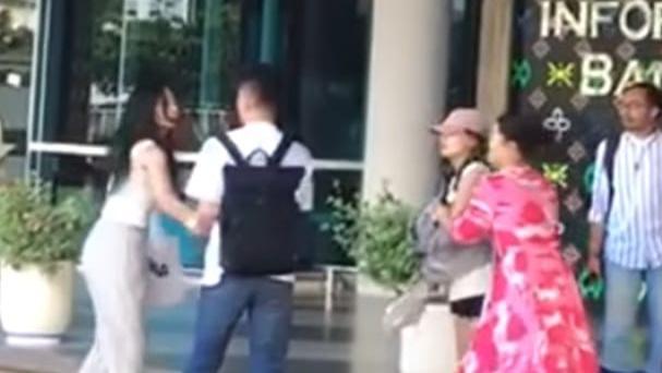 Viral Turis China Cekcok Di Bandara Labuan Bajo, Ada Apa?