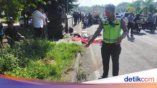 Tabrak Patung Pemotor Asal Purworejo Tewas Di Jembatan Bantar Kulon Progo