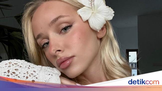 Pamer Payudara di Depan Gereja, Model Seksi Diburu Rusia