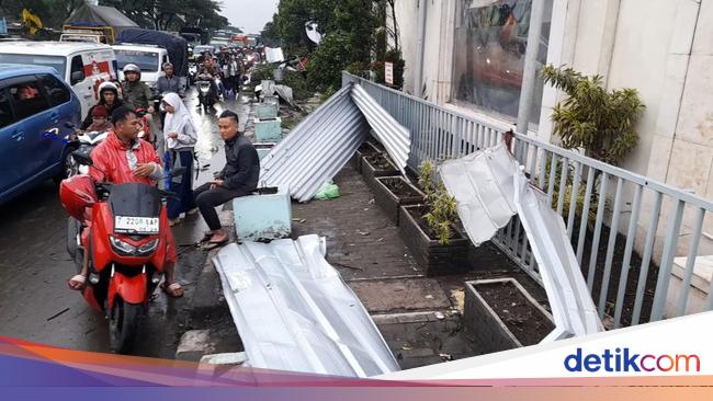Les habitants paniquent lorsqu’ils voient la tornade à Rancaekek, Bandung