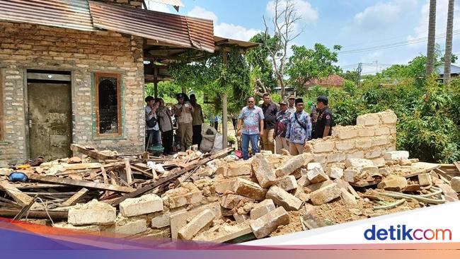 Ratusan Rumah Di Pamekasan Rusak Dampak Hujan Deras Dan Angin Kencang