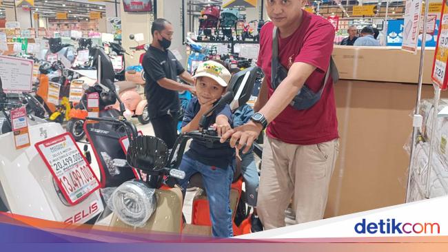 Transmart Full Day Sale in Jakarta: Huge Discounts on Electric Bikes and More!