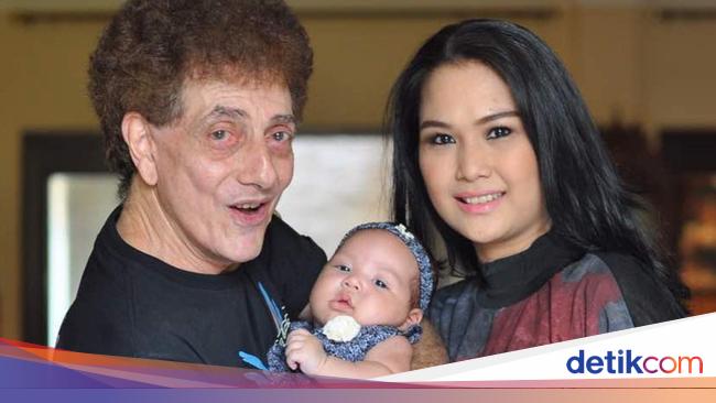 Ahmad Albar and Family: Harmonious Household with Dewi Sri Astuti | Jakarta