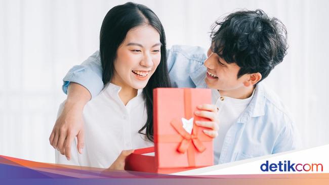 Pasti Berkesan, Ini 9 Rekomendasi Hadiah Valentine untuk Istri