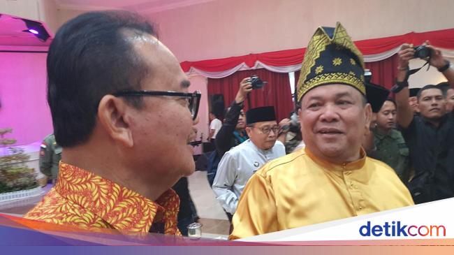 Cerita SF Hariyanto Berseloroh Depan 2 Mantan Gubenur Riau RZ-Andi Rachman