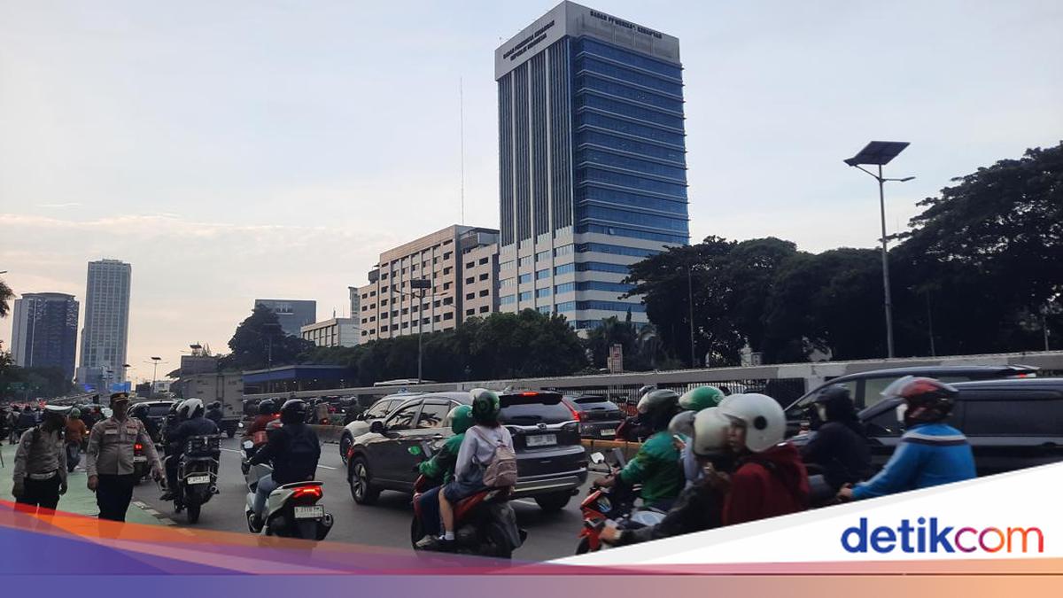 Lalin Sekitar DPR Mulai Dialihkan Pagi Ini Jelang Aksi Hari Tani