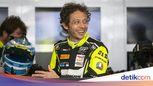 Valentino Rossi Diminta Kurangi Balap Mobil!