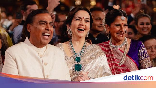 Profil Mukesh Ambani yang Habiskan Rp 9,7 Triliun buat Nikahkan Anak