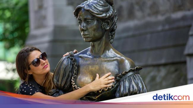 Dublin City Council Takes Measures to Protect Molly Malone Statue from Lewd Tourists