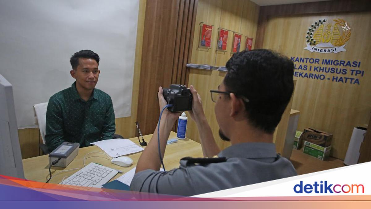Foto Paspor Apakah Boleh Pakai Softlens? Ini Ketentuan Imigrasi