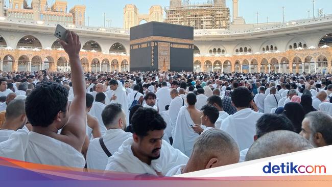 Pro Kontra Fenomena Naik Haji dengan Jalan Kaki