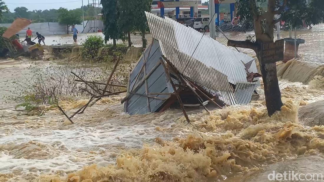 Banjir Di Sampang Meluas Rendam 4 Kecamatan