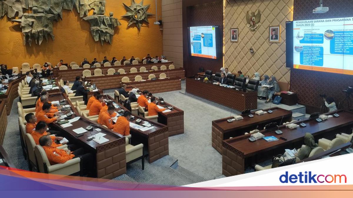 Komisi V DPR Rapat dengan Kepala BMKG-Basarnas, Bahas Hujan Ekstrem-Bencana