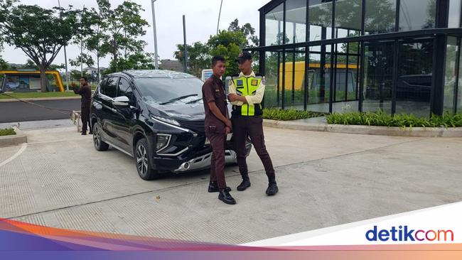 Ivabs Motor Xpander yang Seruduk Porsche Pakai Pelat Nomor Cantik, Berapa Biaya ...