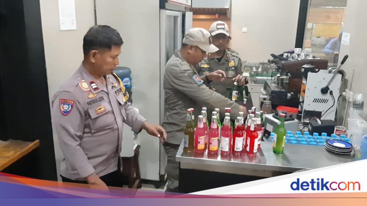 Api Razia Asal Razia di Bulan Ramadan, Satpol PP-Polisi Temukan Kafe di Bekasi Jual Miras